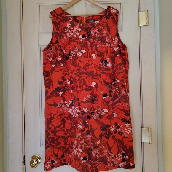 Taylor Dresses & Skirts - *Last Chance* EUC Taylor Red Print Shift Dress Taylor Dresses & Skirts - *Last Chance* EUC Taylor Red Print Shift Dress